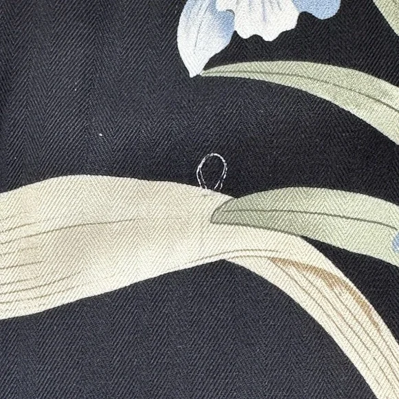 Tommy Bahama Men's 100% Silk Short Sleeve Camp Shirt Black Floral Medium - Picture 8 of 8